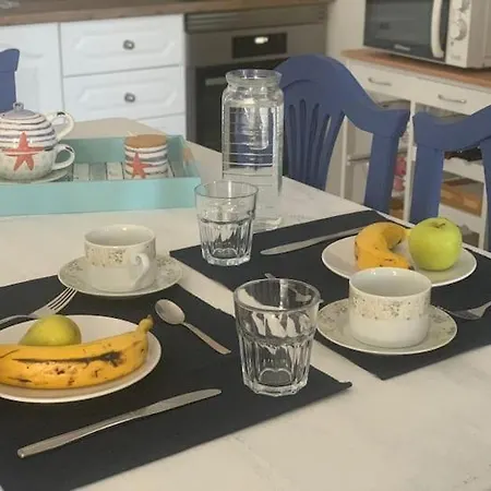 El Muellito Ocean View Apartment *