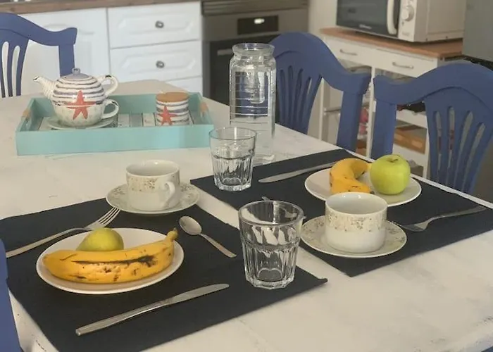 El Muellito Ocean View Apartment *